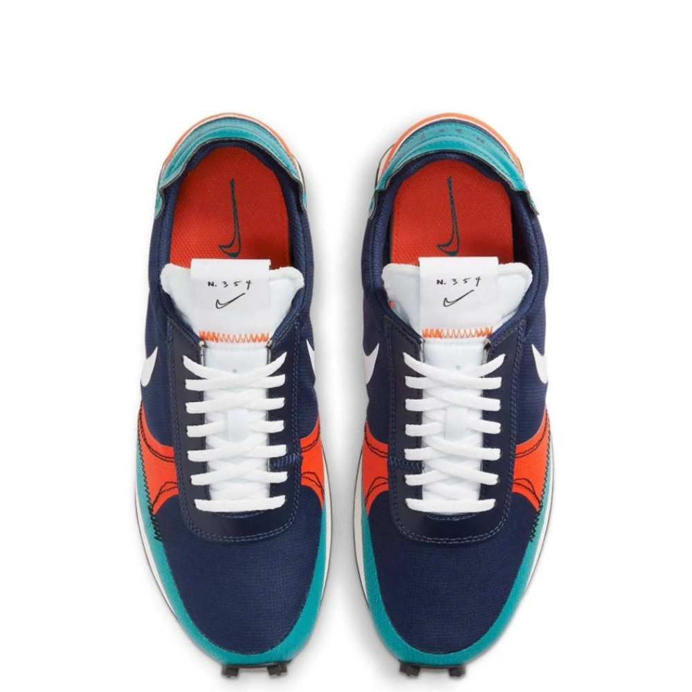 Brand New Nike Daydreak Sneaker Size US7.5